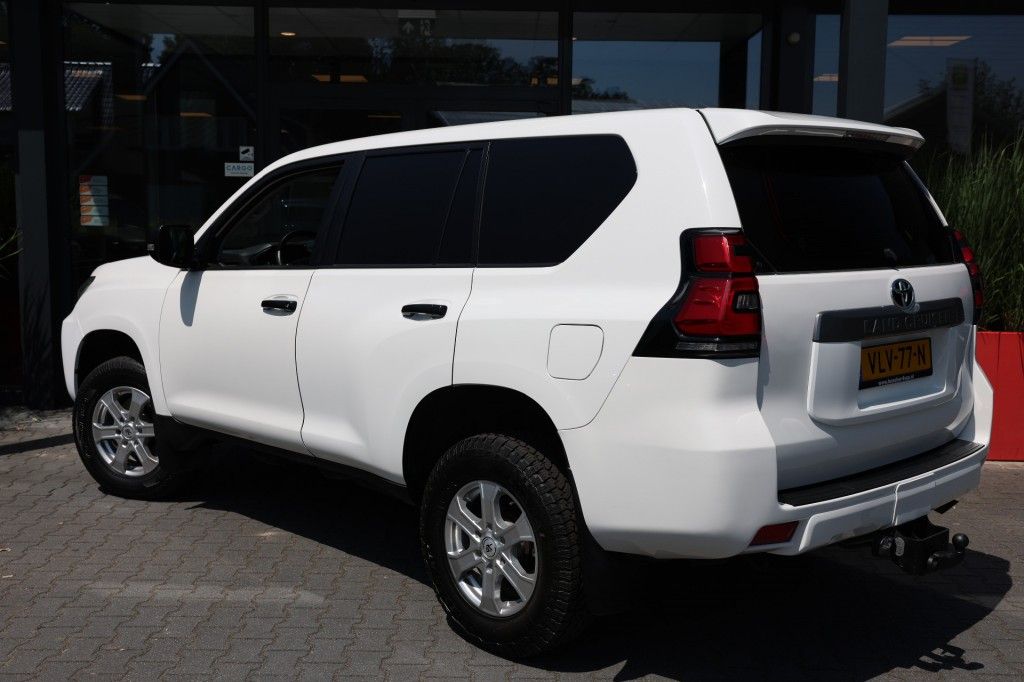 Toyota Landcruiser 150 2.8 D-4D 5DRS COMFORT A/T VAN