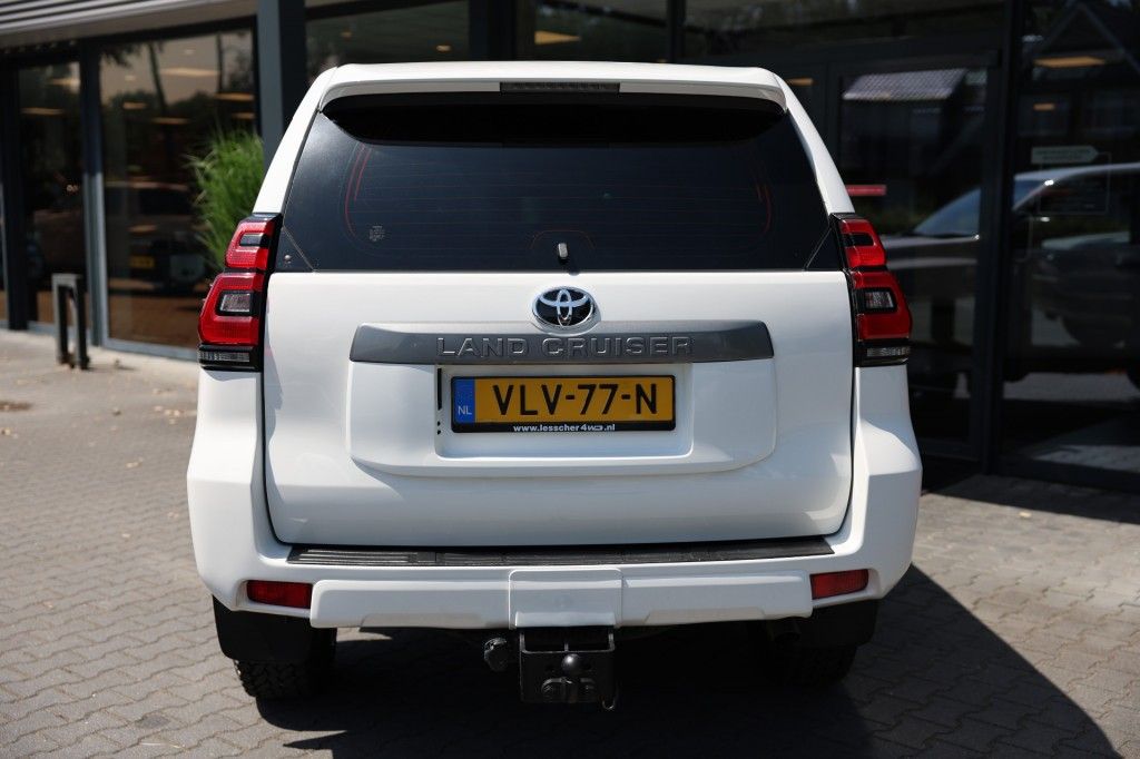 Toyota Landcruiser 150 2.8 D-4D 5DRS COMFORT A/T VAN