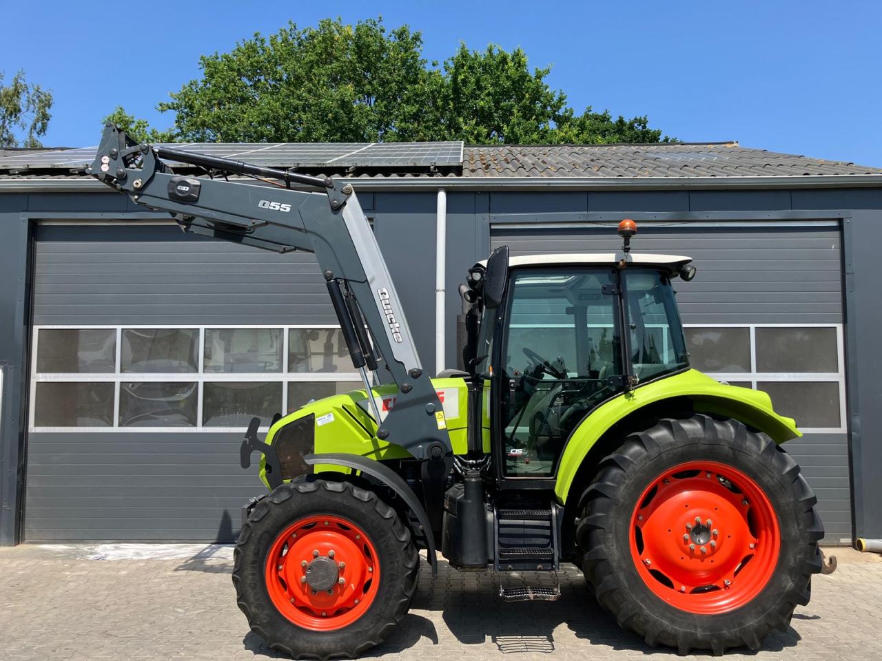 Claas Arion 410