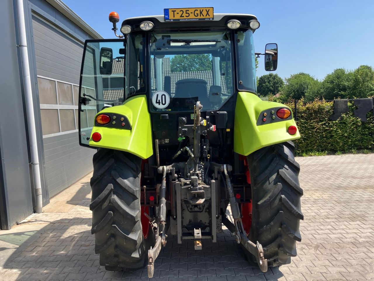 Claas Arion 410