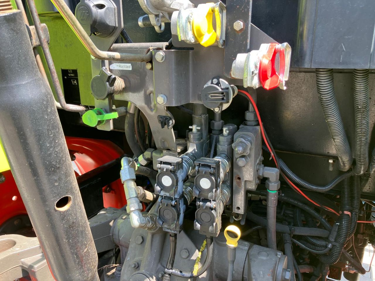Claas Arion 410