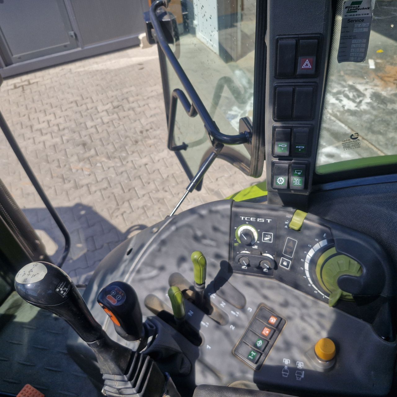 Claas Arion 410