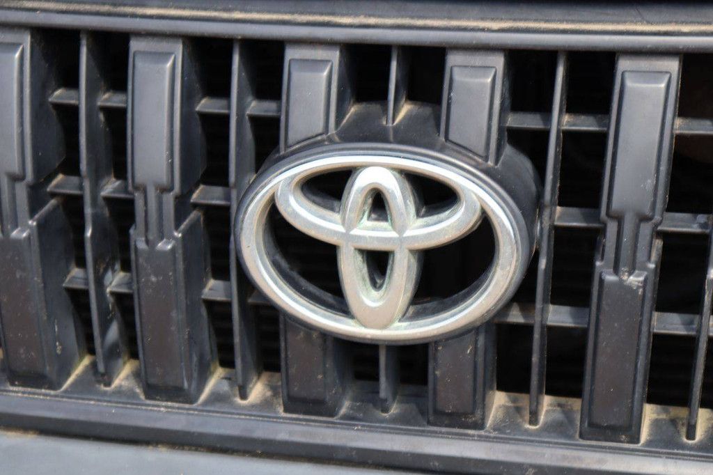 SUV Toyota Land Cruiser Diesel 163hp 2002