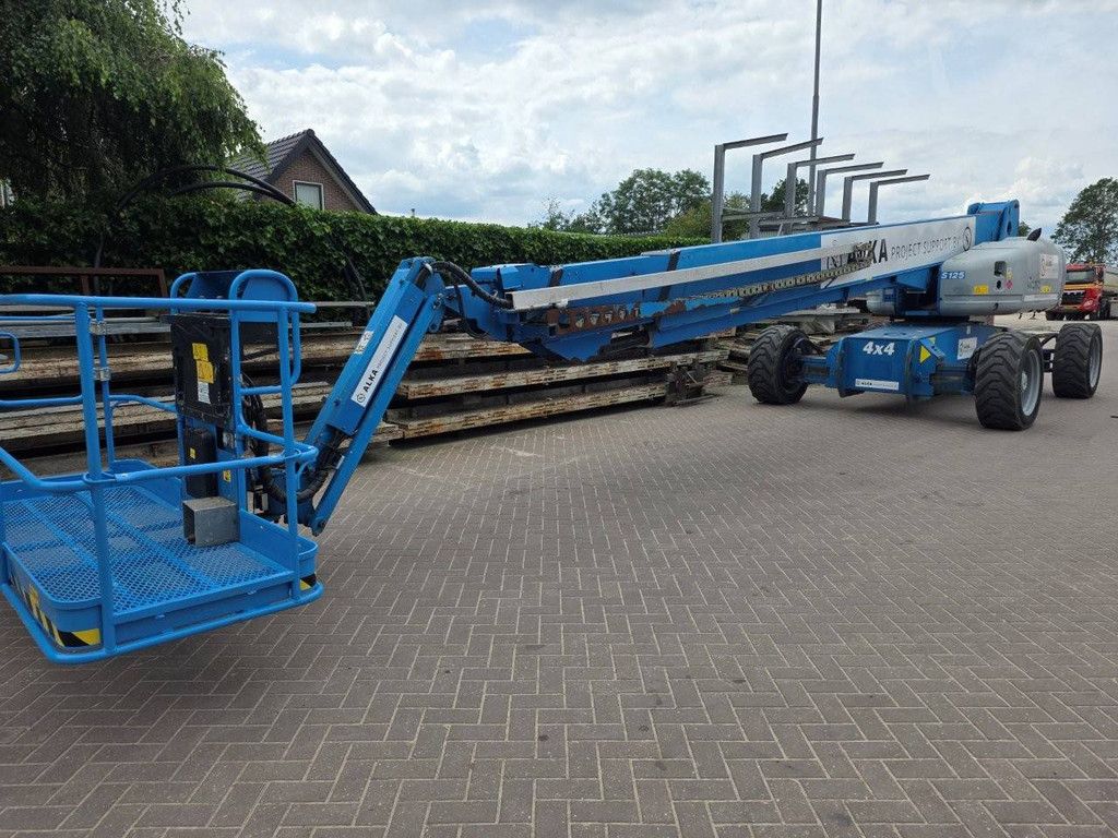 Telescopic boom lift Genie S-125 Diesel 227kg 40m 2014