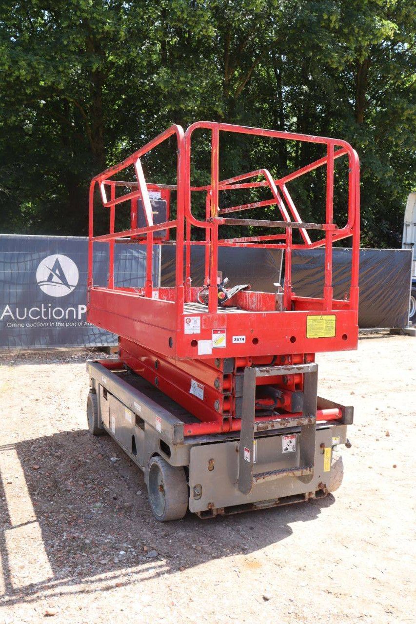 Scissor lift Haulotte COMPACT Electric 10m 2014