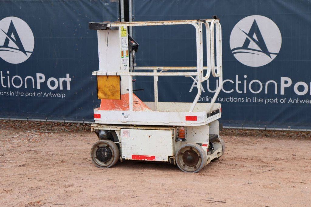 JLG 1230ES Electric Mast Lift 5.66m 2014