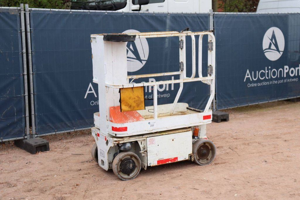 JLG 1230ES Electric Mast Lift 5.66m 2014