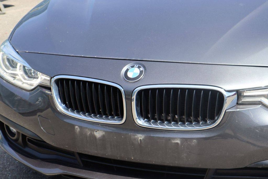 Passenger car BMW 3 SW Diesel 136hp 2018 (Margin)