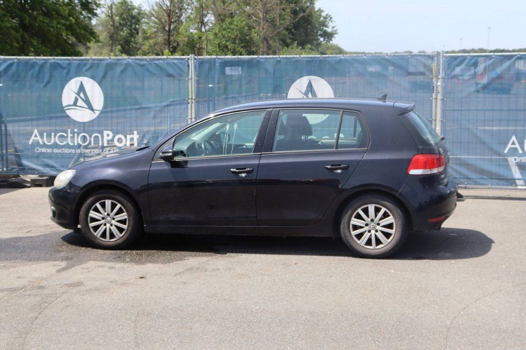 Passenger car Volkswagen Golf Petrol 105hp 2012 (Margin)