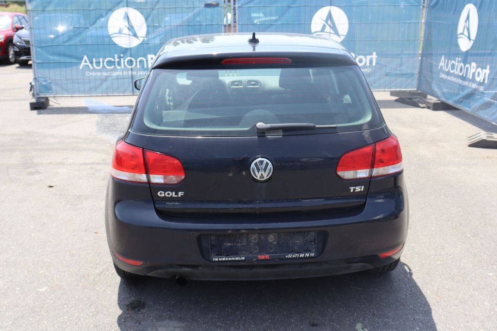 Passenger car Volkswagen Golf Petrol 105hp 2012 (Margin)