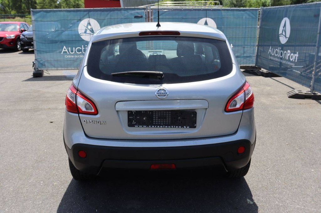 SUV Nissan Qashqai Petrol 117hp 2012 (Margin)