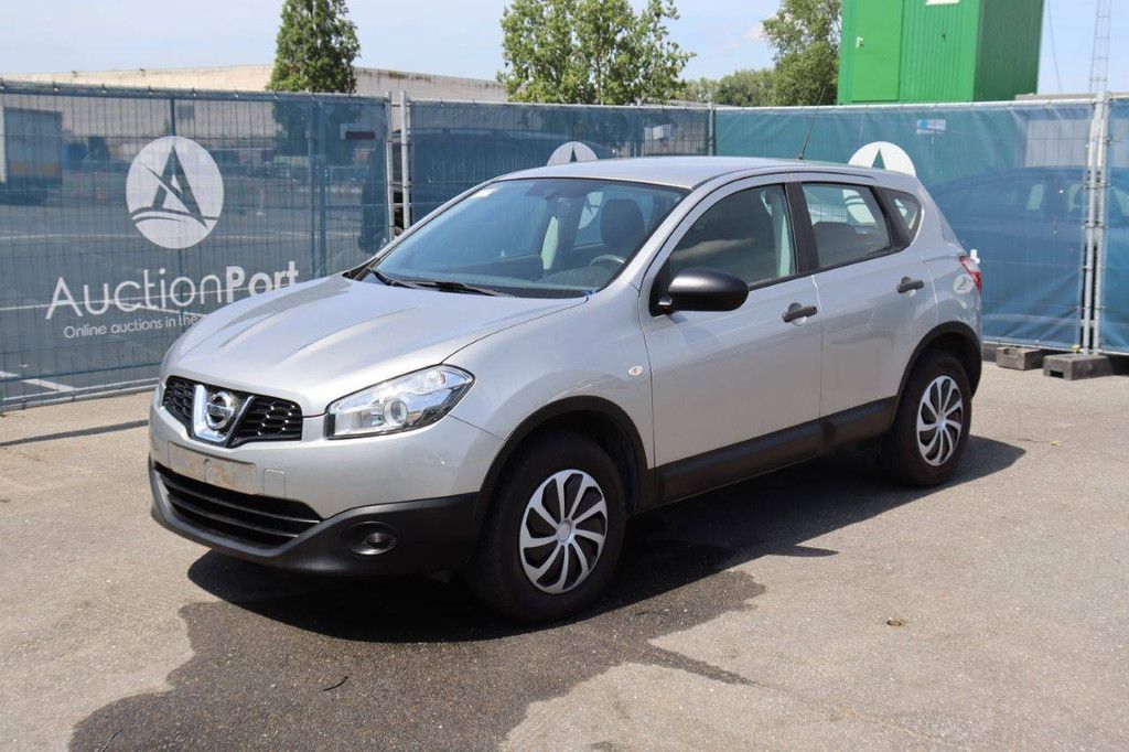 SUV Nissan Qashqai Petrol 117hp 2012 (Margin)