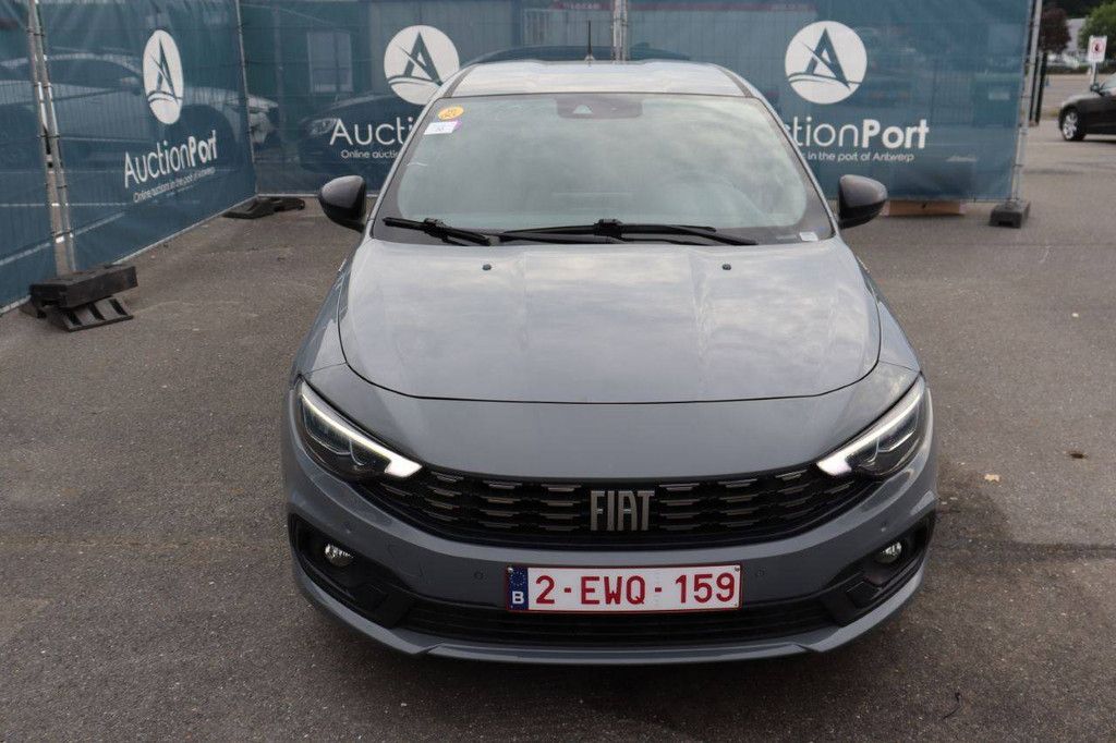 Passenger car Fiat Tipo Petrol 101hp 2021