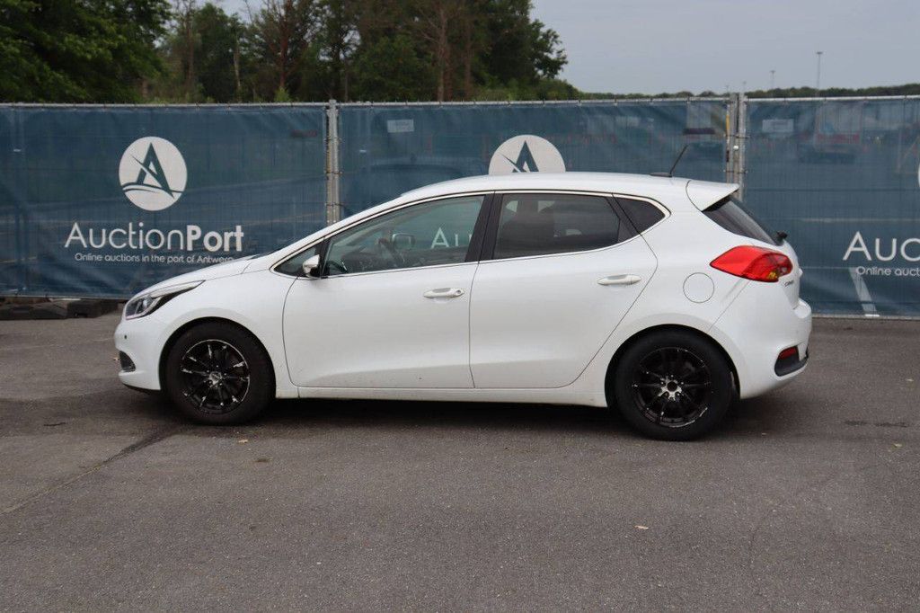 Passenger car Kia Ceed Diesel 110hp 2014 (Margin)
