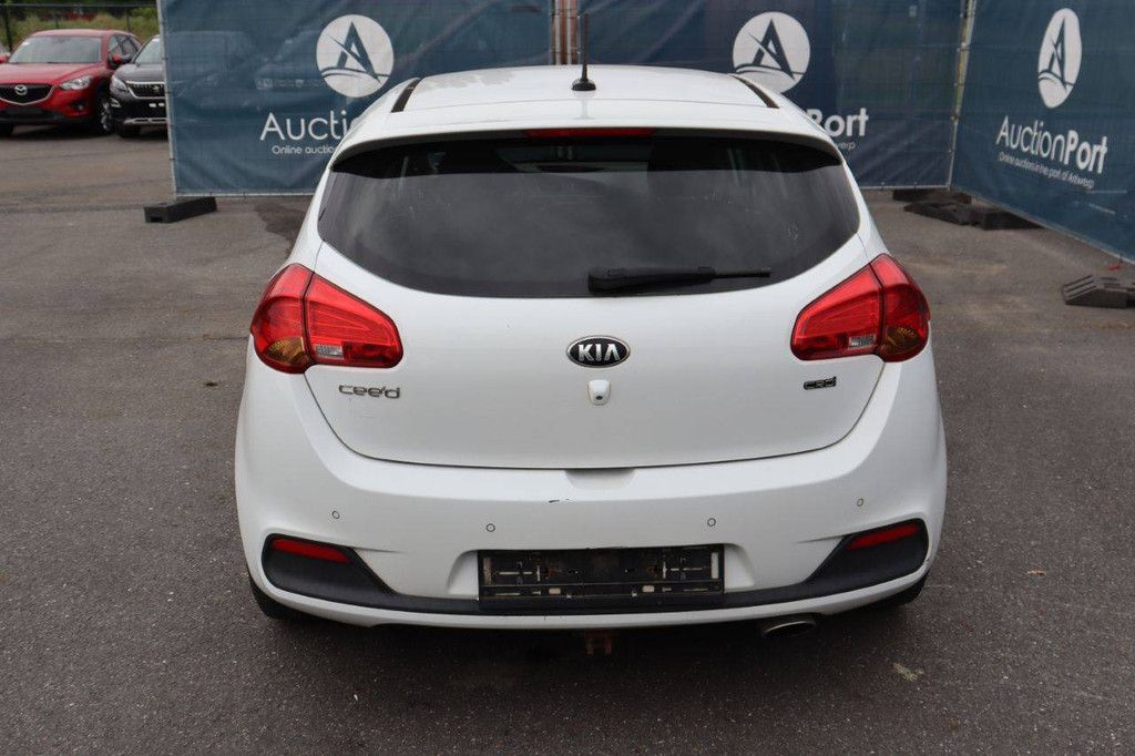 Passenger car Kia Ceed Diesel 110hp 2014 (Margin)