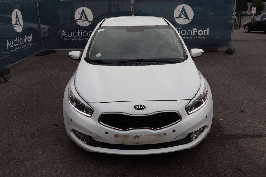 Passenger car Kia Ceed Diesel 110hp 2014 (Margin)