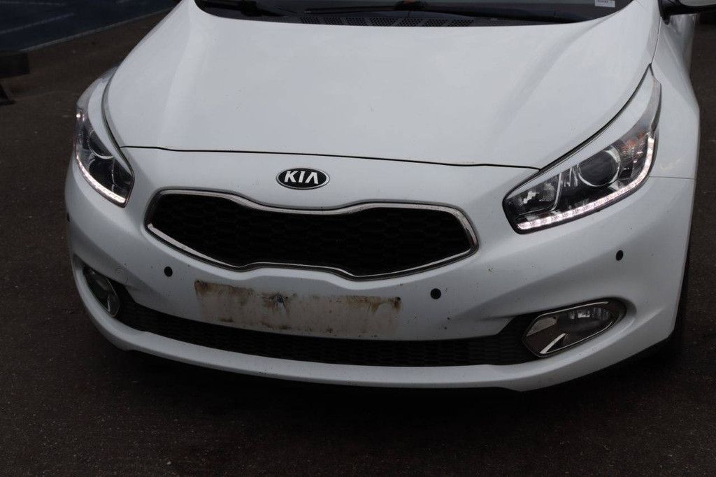 Passenger car Kia Ceed Diesel 110hp 2014 (Margin)