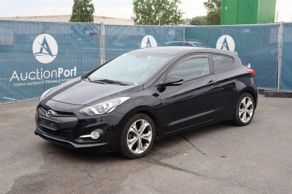 Pkw Hyundai i30 Benzin 135 PS 2013 (Margin)