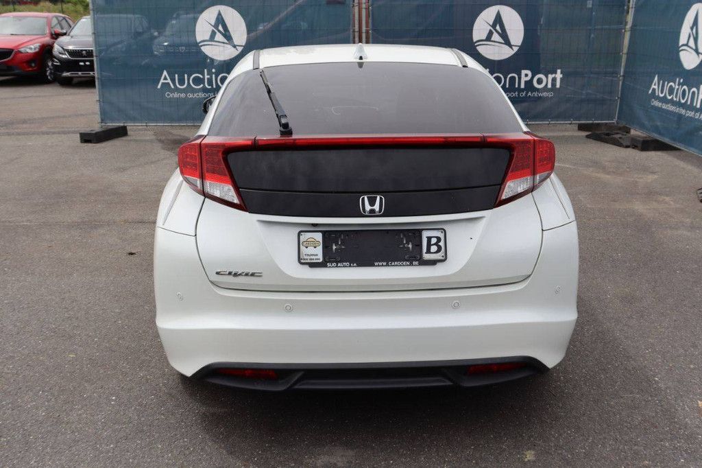 Pkw Honda Civic Benzin 142 PS 2015 (Margin)