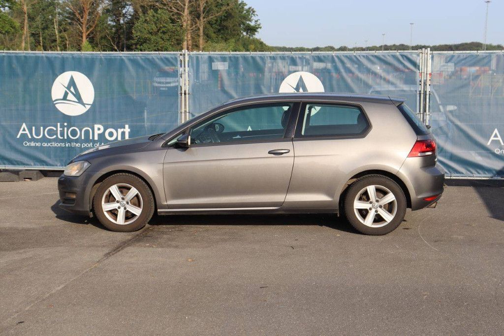 Passenger car Volkswagen Golf Petrol 105hp 2013 (Margin)