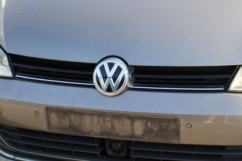 Passenger car Volkswagen Golf Petrol 105hp 2013 (Margin)