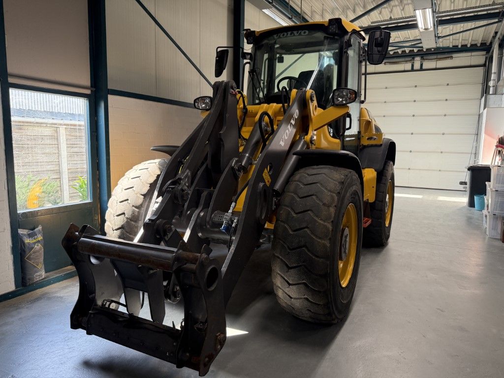 VOLVO L50H (BJR 2019 ) 3250 UUR