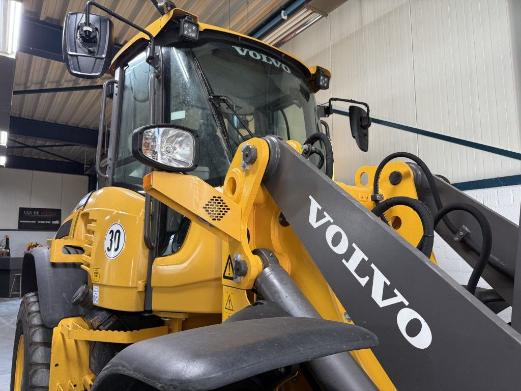 VOLVO L50H (BJR 2019 ) 3250 UUR