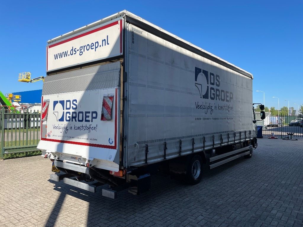 DAF LF220