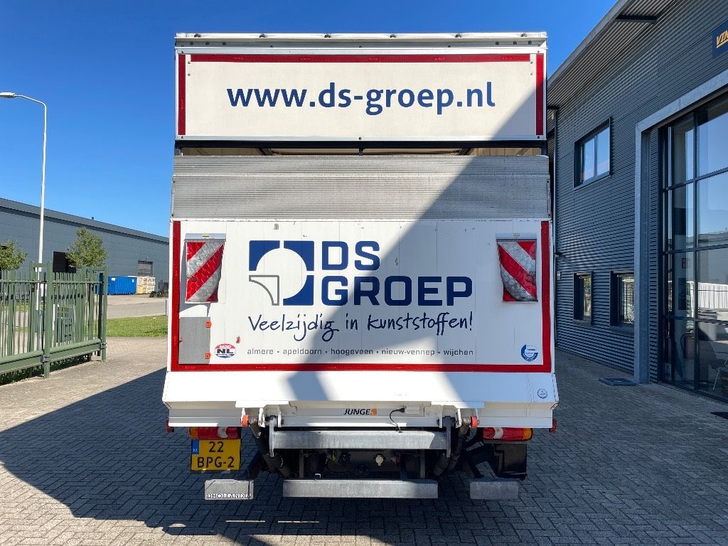 DAF LF220
