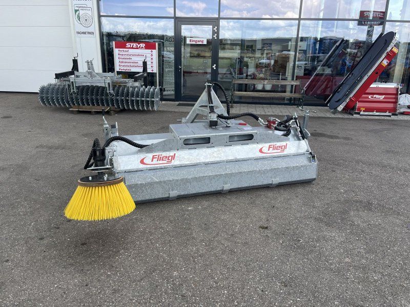 Fliegl AgroCenter Kehrm. 600