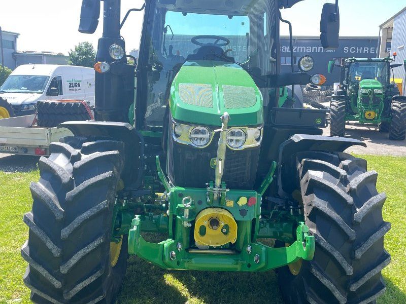 John Deere 6120M