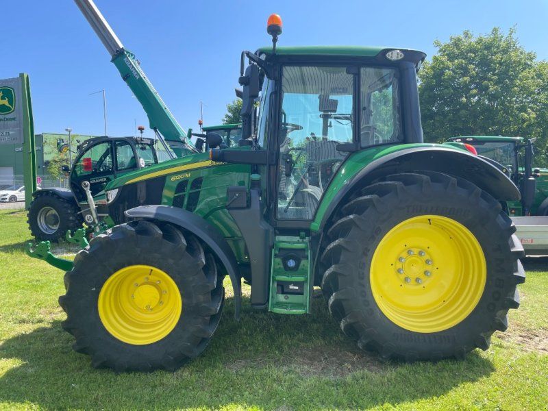 John Deere 6120M
