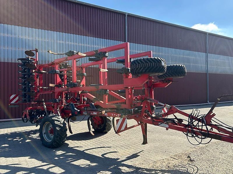 Horsch Terrano 6 FM mit neuen Walzen