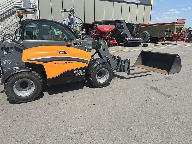 Giant GT5048