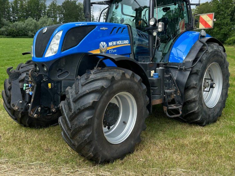 New Holland T7.230AC