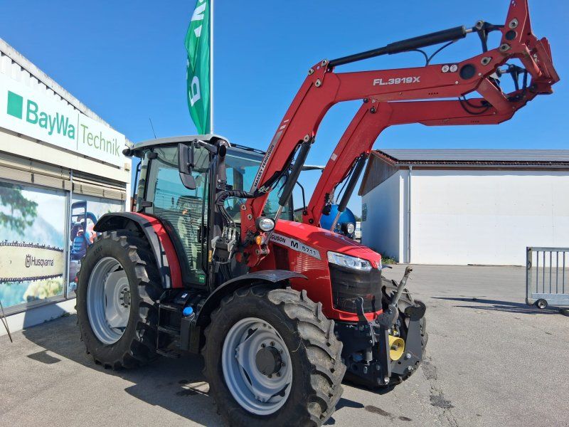 Massey Ferguson 5711