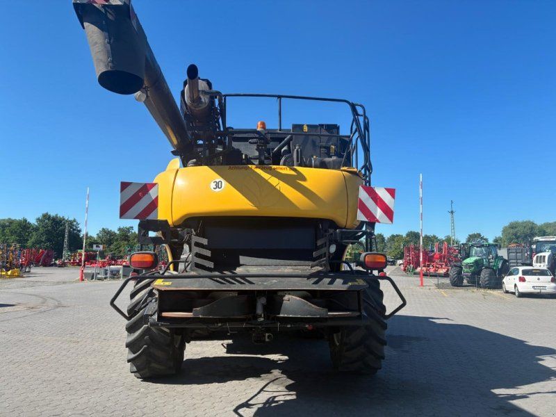 New Holland CR 8080