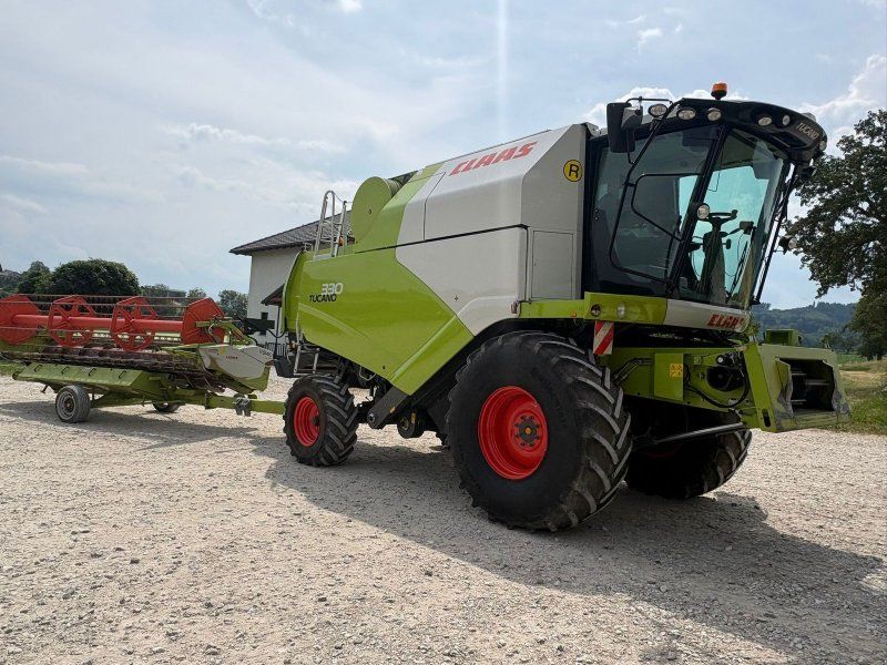 Claas Tucano 330