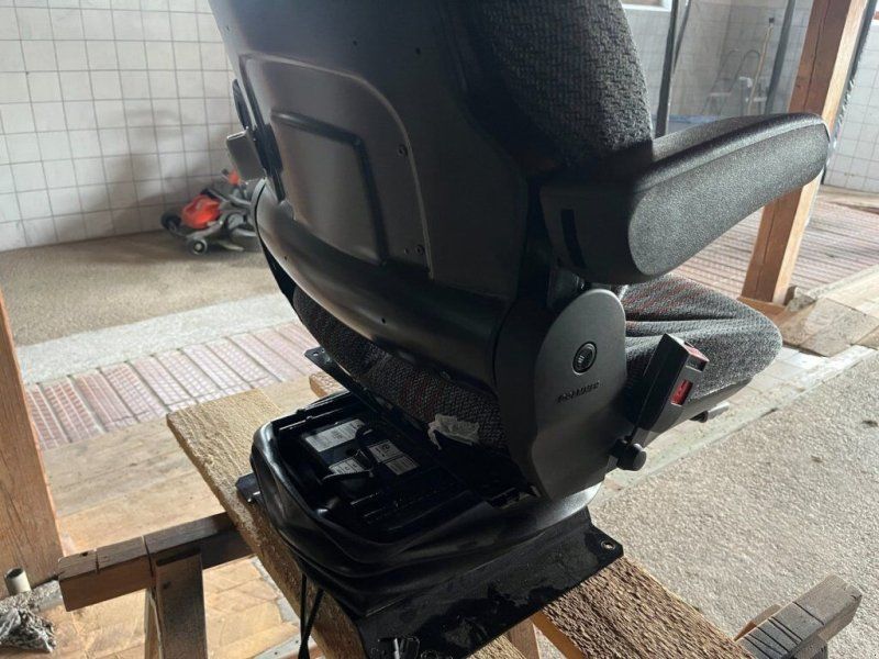 Steyr Grammer MSG93/721 12V sitz