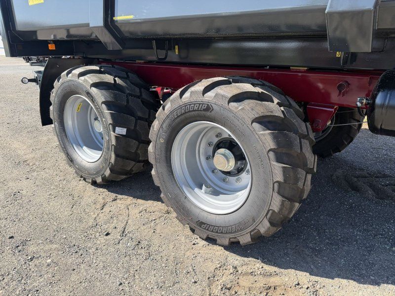 Pronar T 679/2