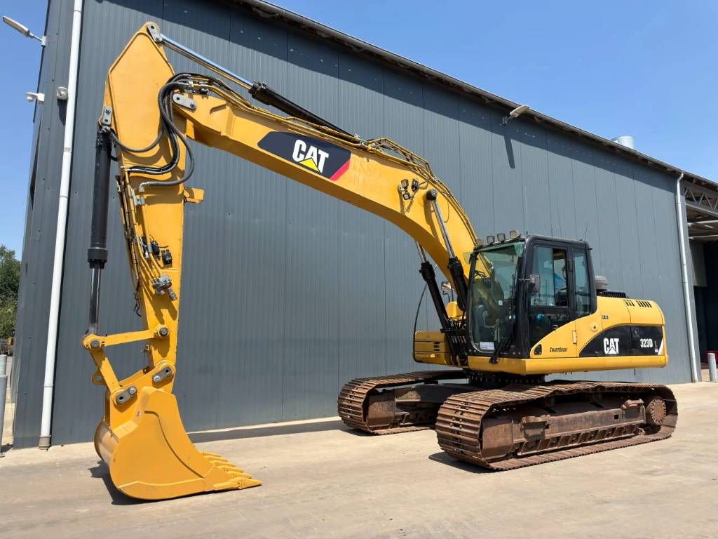 CAT 323D L
