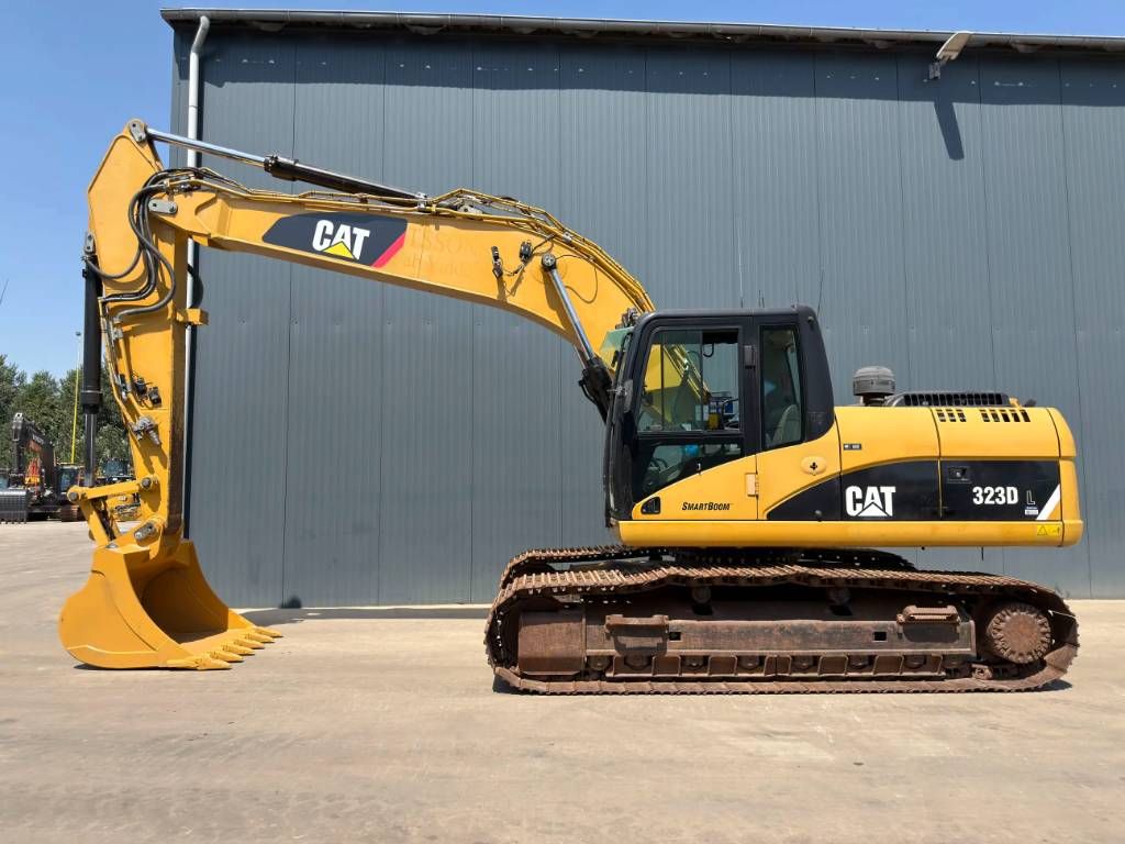 CAT 323D L