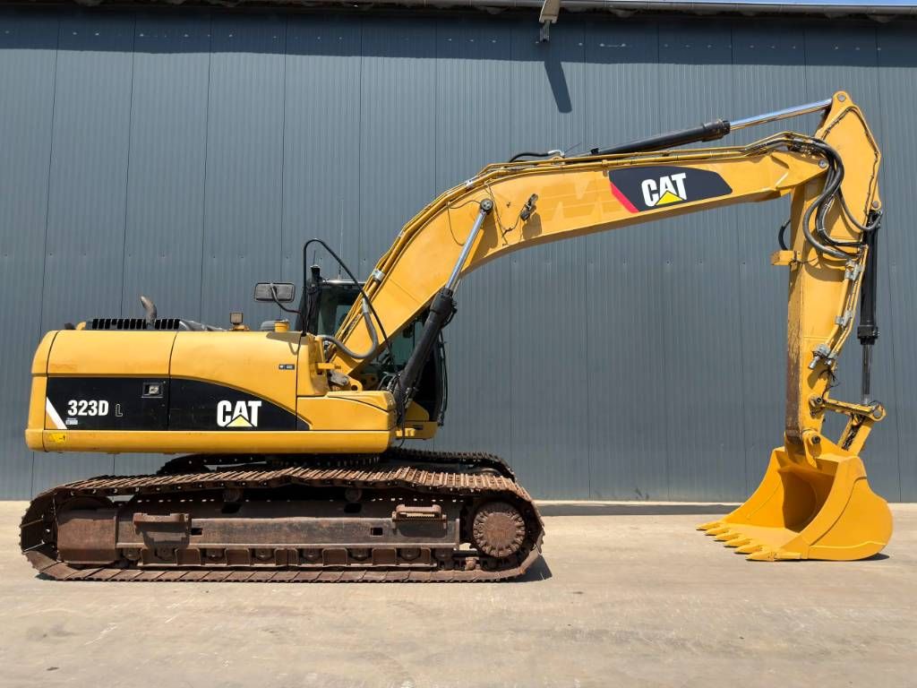 CAT 323D L