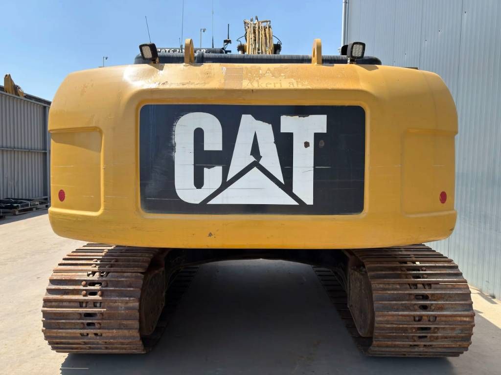 CAT 323D L