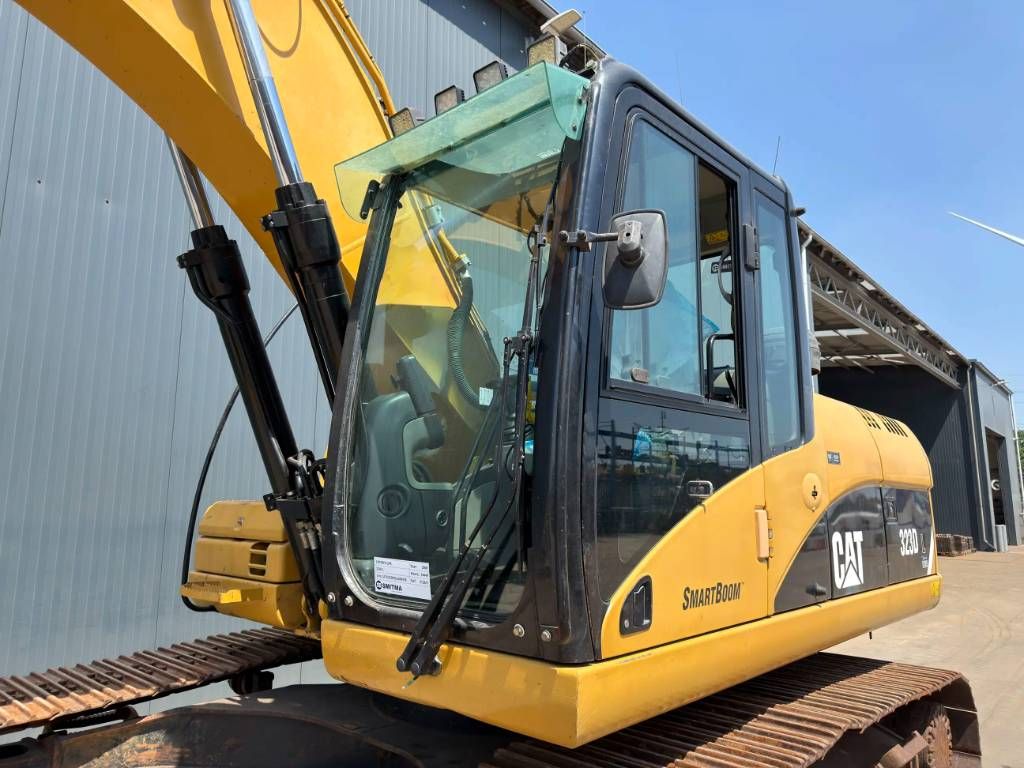 CAT 323D L