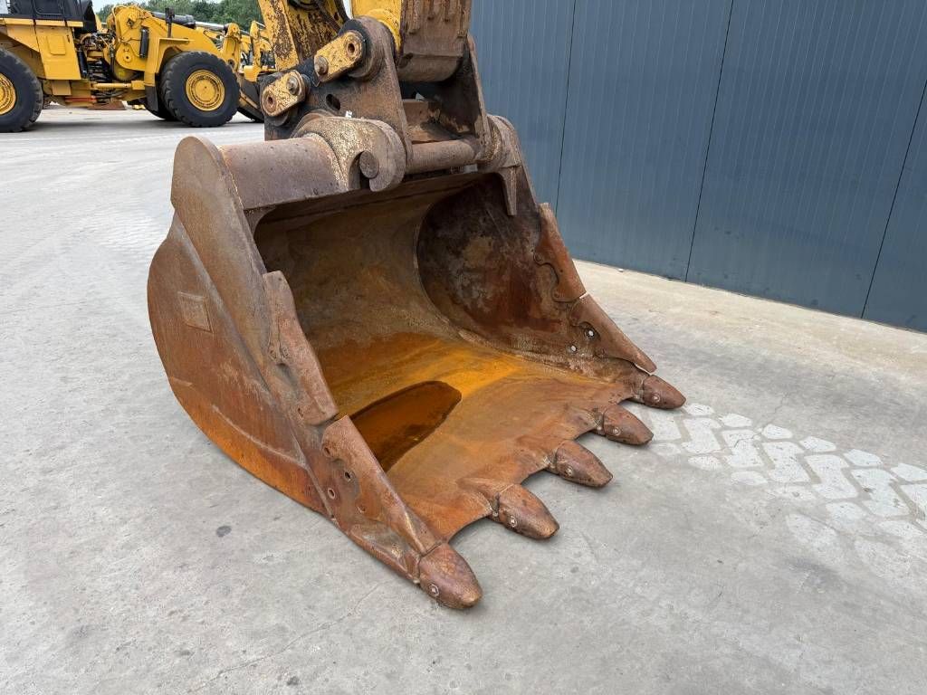 CAT 330 07B