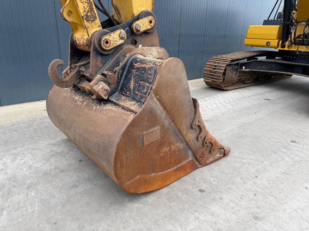 CAT 330 07B