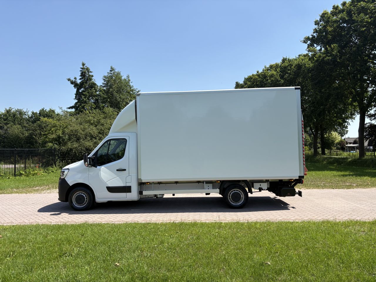 Renault Master Bakwagen laadklep 1000 kg N1 EURO 6