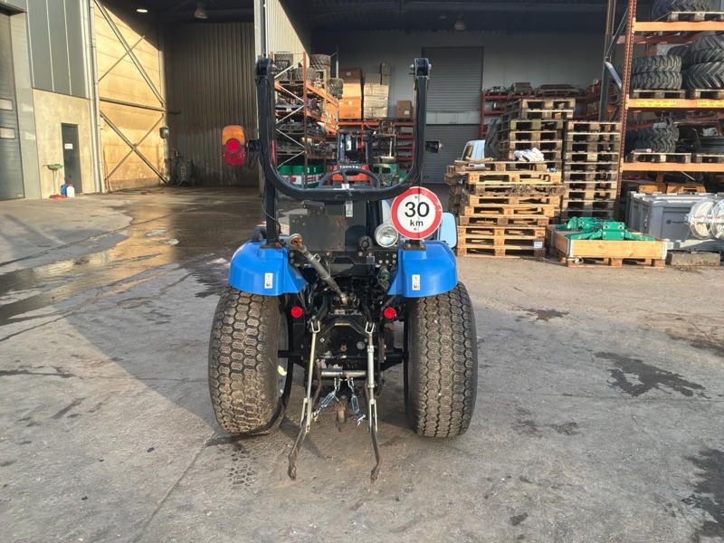 2013 New-Holland Boomer LA 25 Narrow-track tractor