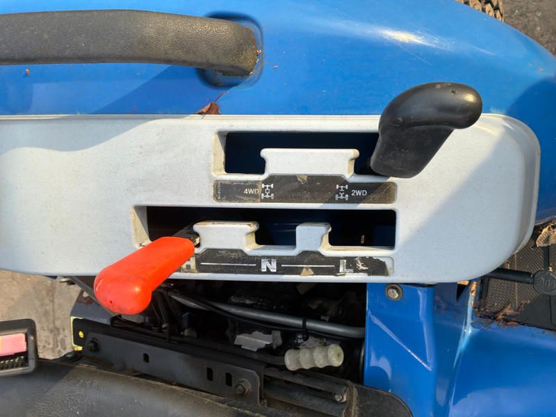 2013 New-Holland Boomer LA 25 Narrow-track tractor